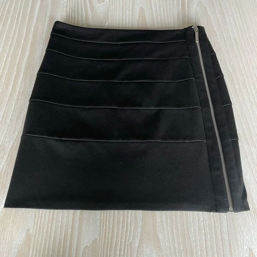 Michael Kors black skirt size 4